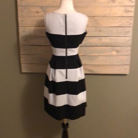 LOFT Dress - Picture 3 of 4